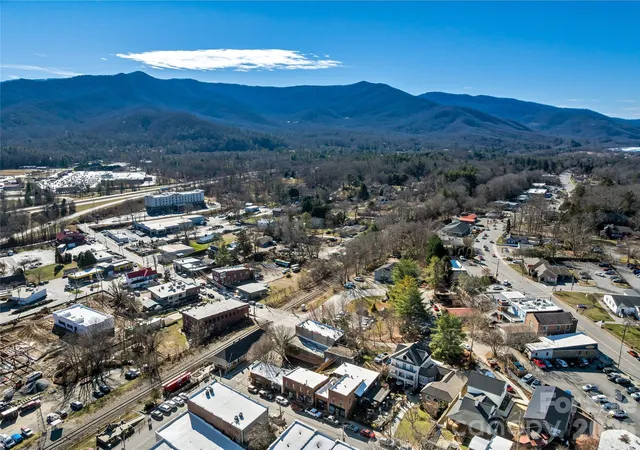 27th image of 204 Sutton Ave, Black Mountain, NC 28711 | MLS# 4395430