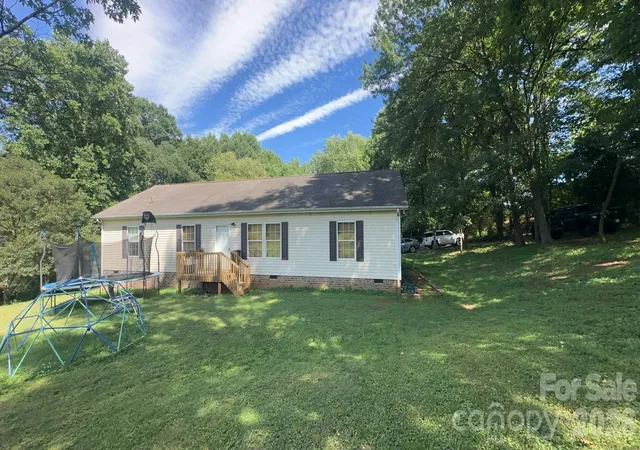 2nd image of 434 Mcalpin Ln, Taylorsville, NC 28681 | MLS# 4395443