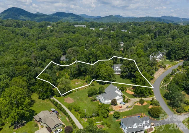 Photo 2 of Single family home for sale at 10 Lark Hl Dr, Arden, NC 28704 | MLS# 4395452 | Listing updated on 2026-07-23