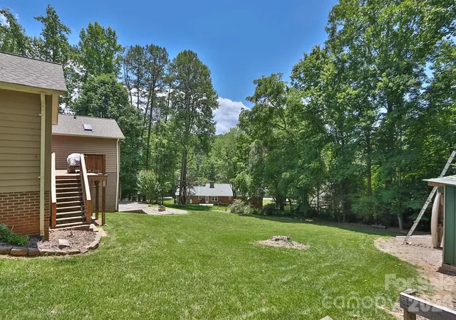 Homes for sale in Elkin, NC | 135 Holly Hill Dr, Elkin, NC 28621 | MLS# 4395463