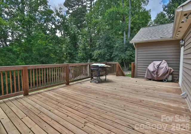 Homes for sale in Elkin, NC | 135 Holly Hill Dr, Elkin, NC 28621 | MLS# 4395463