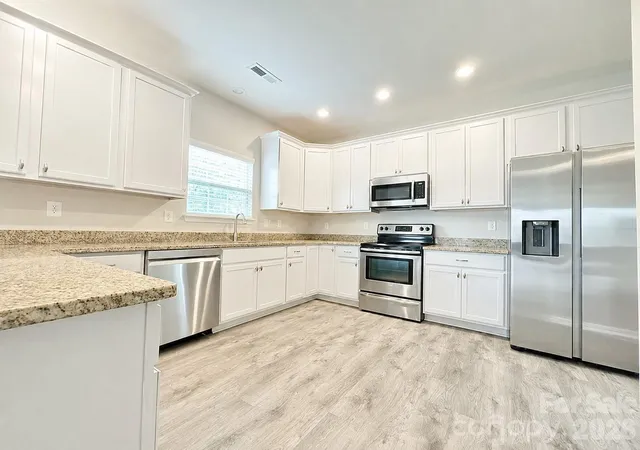 2nd image of 2482 Chatham Dr, Fort Mill, SC 29707 | MLS# 4395475