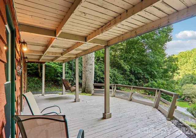Photo 4 of Single family home for sale at 330 Riddle Cvs Rd, Maggie Valley, NC 28751 | MLS# 4395479 | Listing updated on 2026-08-27