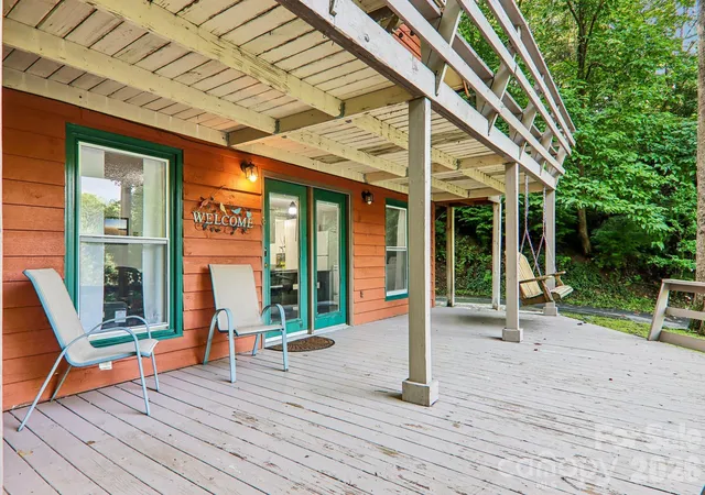 Photo 5 of Single family home for sale at 330 Riddle Cvs Rd, Maggie Valley, NC 28751 | MLS# 4395479 | Listing updated on 2026-08-27