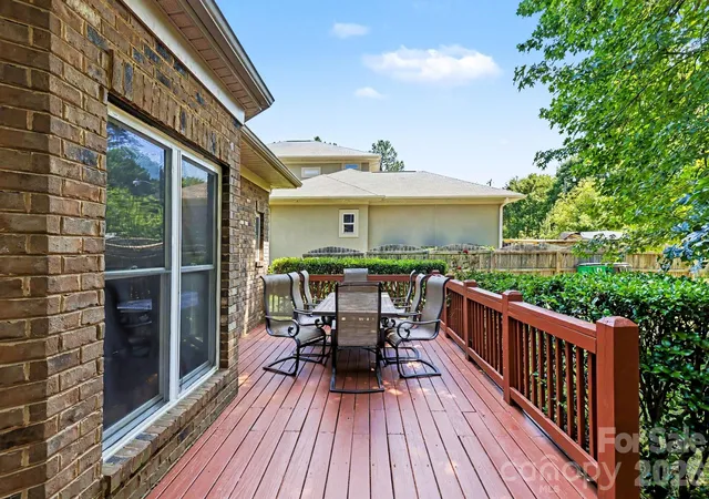 Photo 3 of Single family home for sale at 10130 Fairlea Dr, Charlotte, NC 28269 | MLS# 4395480 | Listing updated on 2026-10-07