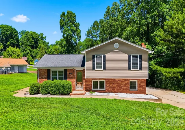 1st image of 1401 Southwest Blvd, Newton, NC 28658 | MLS# 4395509