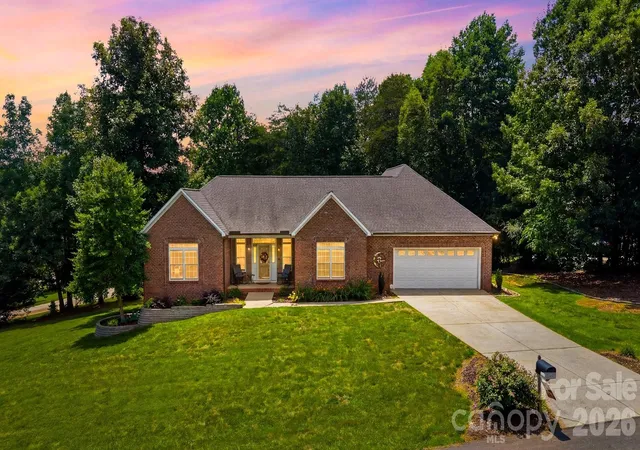 1st image of 4305 Cottingham Dr, Hickory, NC 28602 | MLS# 4395524