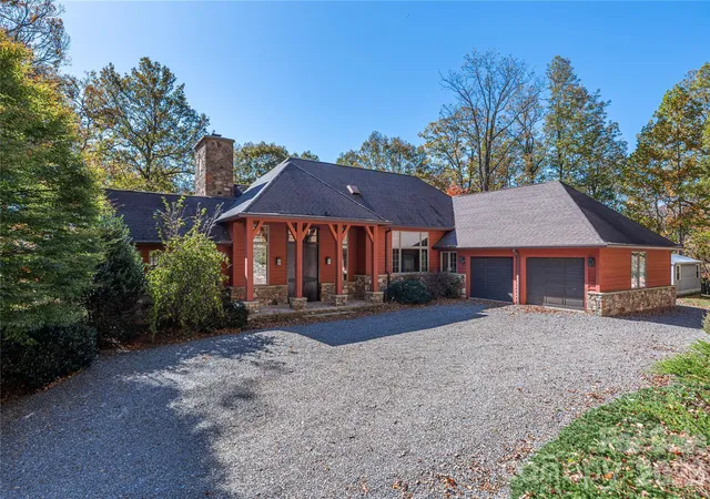 Homes for sale in Fairview, NC | 98 Flat Creek Rd, Fairview, NC 28730 | MLS# 4395536
