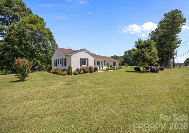 Homes for sale in Archdale, NC | 9256 Us Hwy 311 Hwy, Archdale, NC 27263 | MLS# 4395559