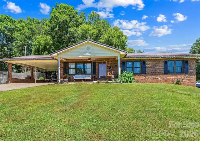 Photo 3 of Single family home for sale at 118 Hoover St Nw, Lenoir, NC 28645 | MLS# 4395589 | Listing updated on 2026-09-03