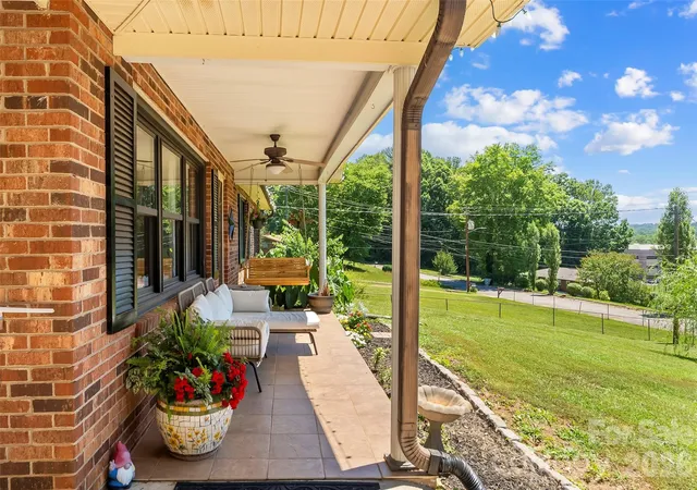 Photo 3 of Single family home for sale at 118 Hoover St NW, Lenoir, NC 28645 | MLS# 4395589 | Listing updated on 2026-09-03