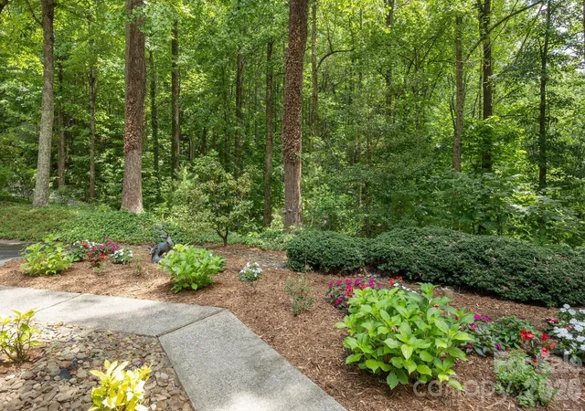 Homes for sale in Flat Rock, NC | 117 Tarnhill Dr, Flat Rock, NC 28731 | MLS# 4395598