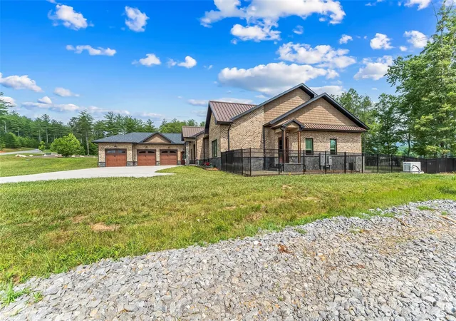 Homes for sale in Nebo, NC | 95 Linville View Dr, Nebo, NC 28761 | MLS# 4395600
