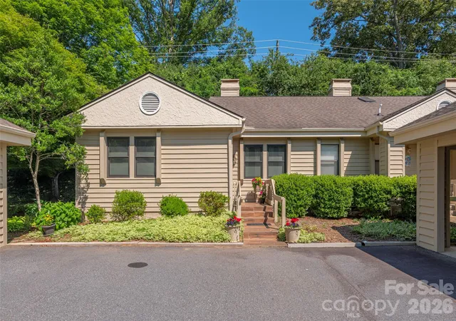2nd image of 3201 Saint Augustine Pl, Asheville, NC 28805 | MLS# 4395613