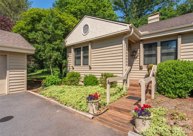 3rd image of 3201 Saint Augustine Pl, Asheville, NC 28805 | MLS# 4395613