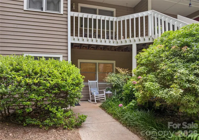 Homes for sale in Asheville, NC | 20 Timberlake Dr, Asheville, NC 28803 | MLS# 4395614