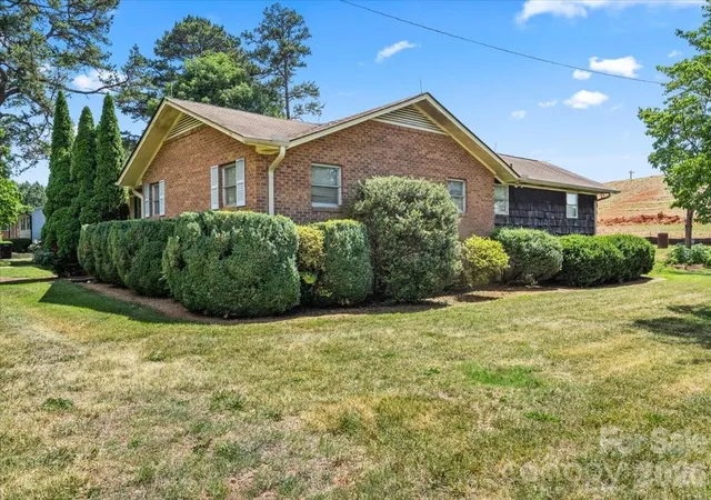 1st image of 521 W Stokes St, China Grove, NC 28023 | MLS# 4395634