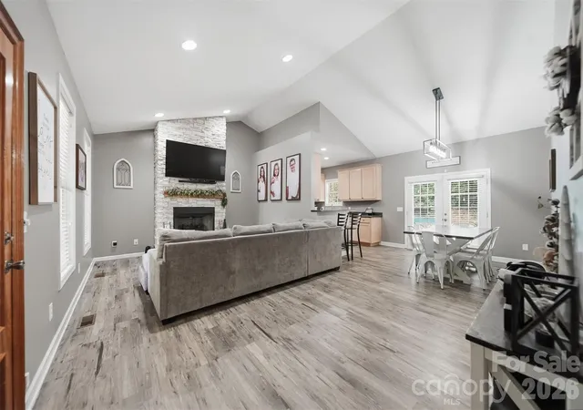 5th image of 1395 Robinhood Dr, Morganton, NC 28655 | MLS# 4395636