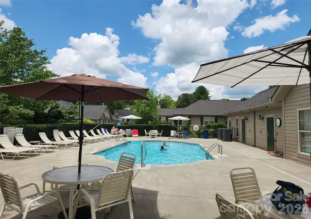 24th image of 1 Mountain Meadow Cir, Weaverville, NC 28787 | MLS# 4395637