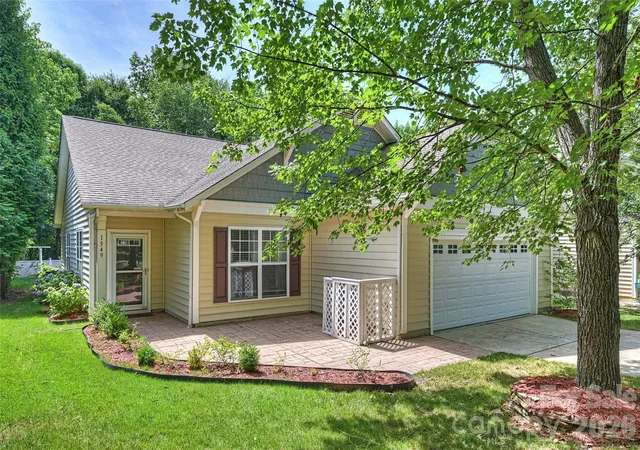 Homes for sale in Matthews, NC | 1549 Hammond Dr, Matthews, NC 28104 | MLS# 4395649