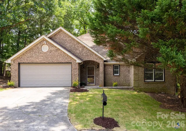 Photo 1 of Single family home for sale at 5053 Suwarrow Ct, Fort Mill, SC 29708 | MLS# 4395650 | Listing updated on 2026-09-02