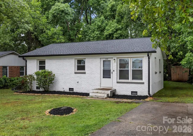 Photo 2 of Single family home for sale at 1038 S Jones Ave Ext, Rock Hill, SC 29730 | MLS# 4395655 | Listing updated on 2026-09-12