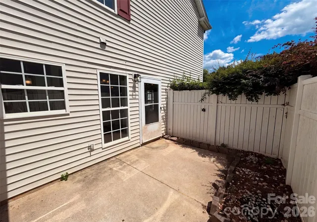 Listing Photo 5 - Condo for sale in building located at 3831 Mohawk Ct, Charlotte, NC 28215
