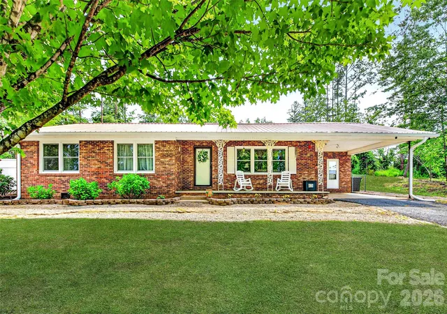 Homes for sale in Nebo, NC | 2355 Tatertown Loop, Nebo, NC 28761 | MLS# 4395687