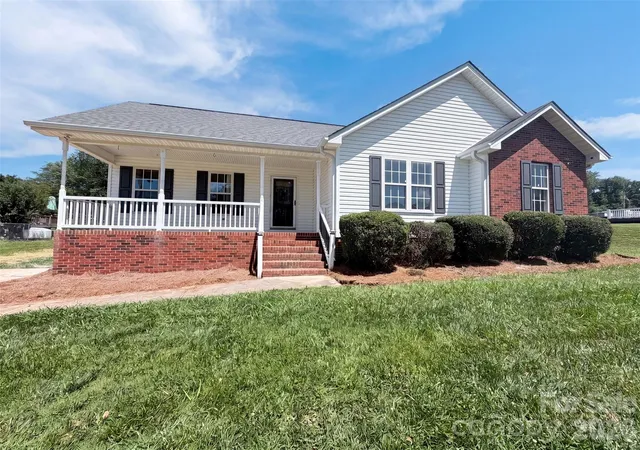 Homes for sale in Bessemer City, NC | 1011 Meagan Ct, Bessemer City, NC 28016 | MLS# 4395695