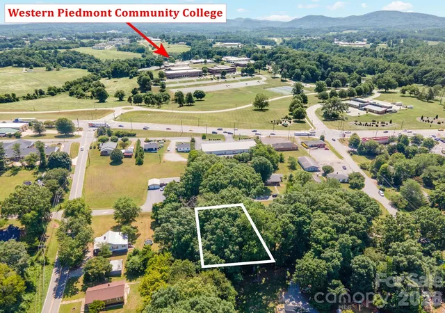 3rd image of 202 Wilson Dr, Morganton, NC 28655 | MLS# 4395744