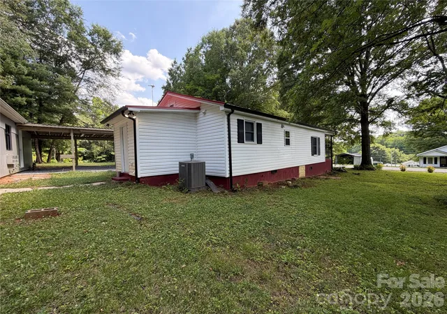 Homes for sale in Newton, NC | 55 S Hildebran Ave, Newton, NC 28658 | MLS# 4395760