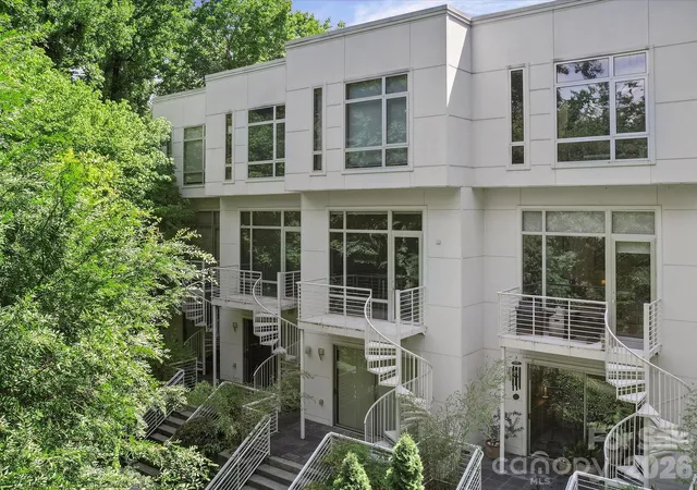 image of 368 Viburnum Way Ct, Charlotte, NC 28208 | MLS# 4395776