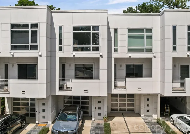 image of 368 Viburnum Way Ct, Charlotte, NC 28208 | MLS# 4395776