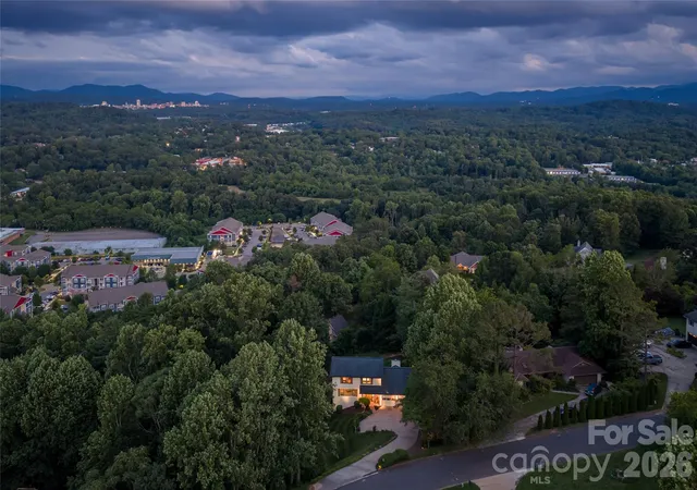 4th image of 24 Audubon Dr, Asheville, NC 28804 | MLS# 4395786