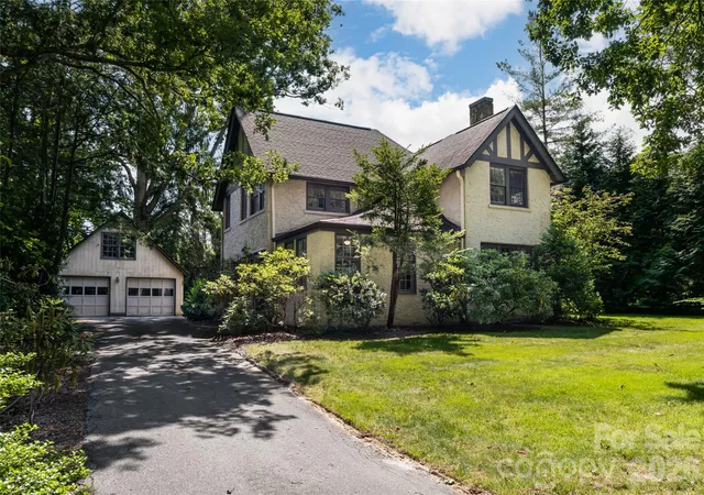 Photo 2 of Single family home for sale at 20 Buena Vista Rd, Asheville, NC 28803 | MLS# 4395793 | Listing updated on 2026-08-18