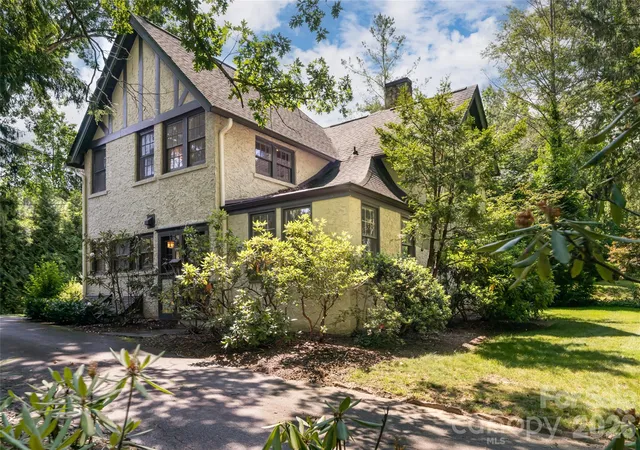 Photo 1 of Single family home for sale at 20 Buena Vista Rd, Asheville, NC 28803 | MLS# 4395793 | Listing updated on 2026-08-18