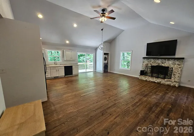 Homes for sale in Sapphire, NC | 100 Squirrel Ln, Sapphire, NC 28774 | MLS# 4395796