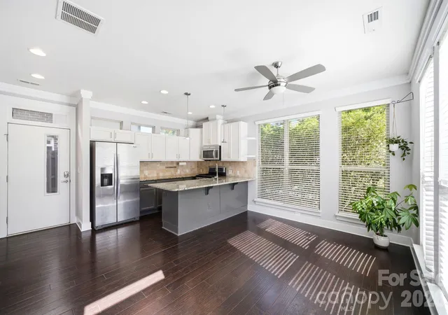 Photo 3 of Townhouse for sale at 923 Warren Burgess Ln, Charlotte, NC 28205 | MLS# 4395797 | Listing updated on 2026-08-01