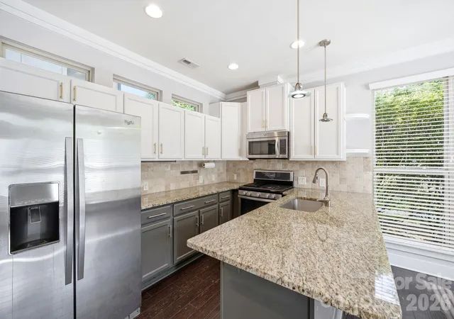 Photo 4 of Townhouse for sale at 923 Warren Burgess Ln, Charlotte, NC 28205 | MLS# 4395797 | Listing updated on 2026-08-01