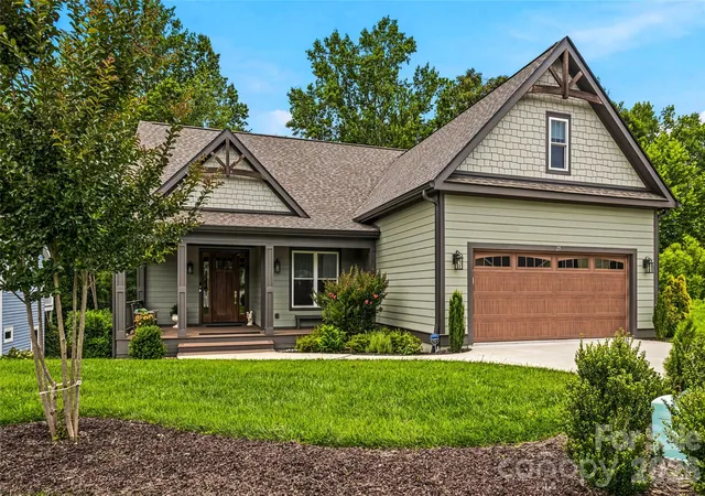 1st image of 25 E Williams Meadow Ct, Hendersonville, NC 28739 | MLS# 4395811