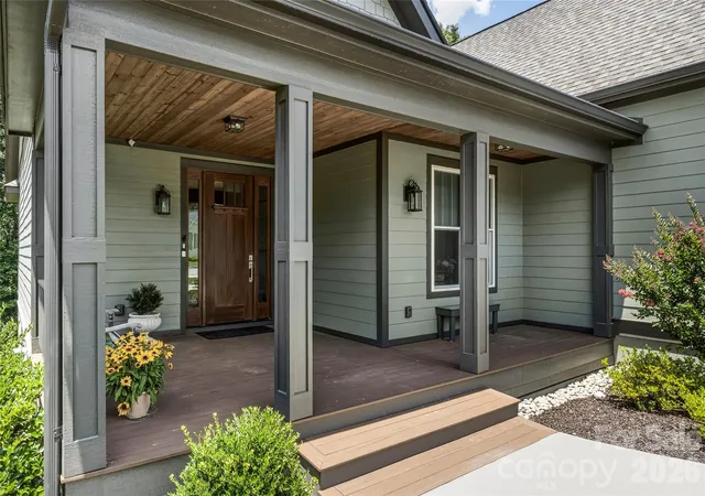 3rd image of 25 E Williams Meadow Ct, Hendersonville, NC 28739 | MLS# 4395811