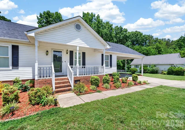 Photo 3 of Single family home for sale at 127 Old Airport Rd #4, Concord, NC 28025 | MLS# 4395828 | Listing updated on 2026-09-20