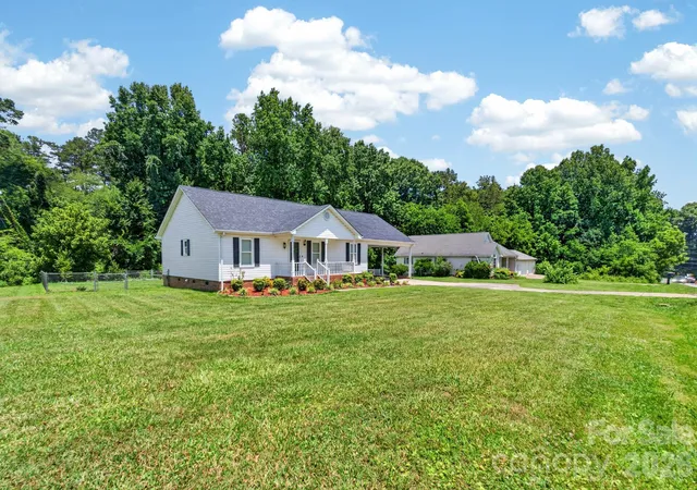 Photo 3 of Single family home for sale at 127 Old Airport Rd #4, Concord, NC 28025 | MLS# 4395828 | Listing updated on 2026-09-20