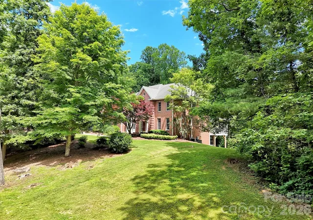 Photo 3 of Single family home for sale at 9 Hickory Ridge, Fletcher, NC 28732 | MLS# 4395833 | Listing updated on 2026-09-05