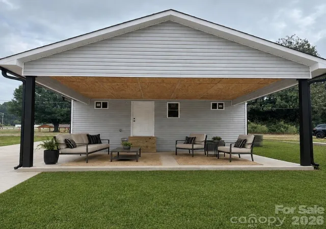 Photo 1 of Single family home for sale at 1810 E Greenbriar Rd, Statesville, NC | MLS# 4395838 | Listing updated on 2026-09-25