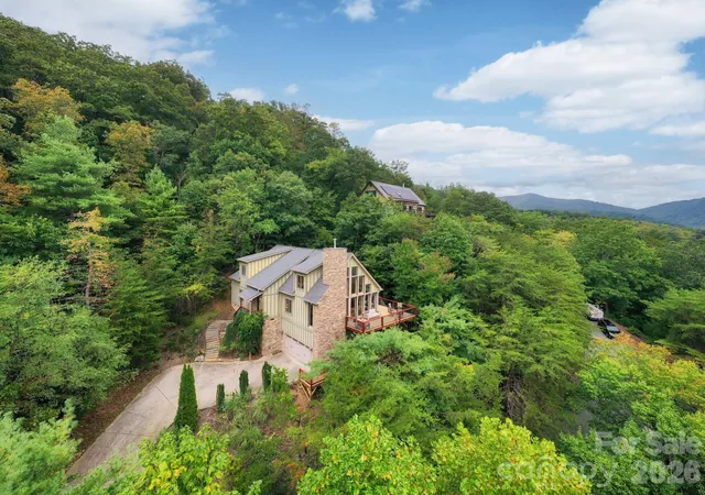 Photo 3 of Single family home for sale at 130 Black Oak Dr, Asheville, NC 28804 | MLS# 4395839 | Listing updated on 2026-09-24