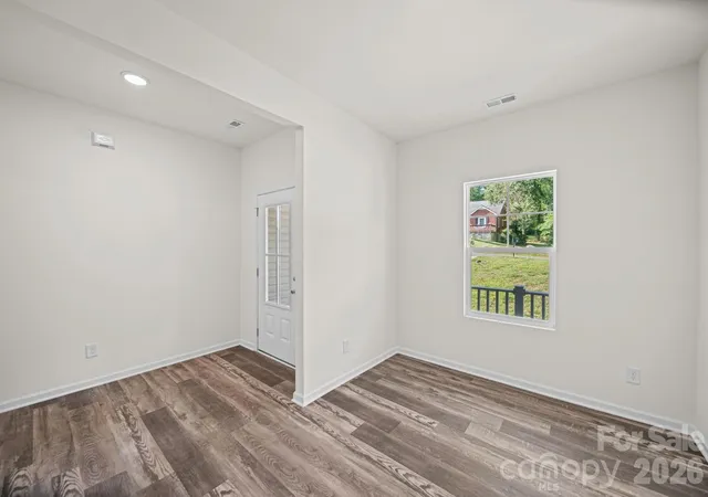 Photo 4 of Single family home for sale at 7813 E Lane Dr, Charlotte, NC 28212 | MLS# 4395840 | Listing updated on 2026-10-05