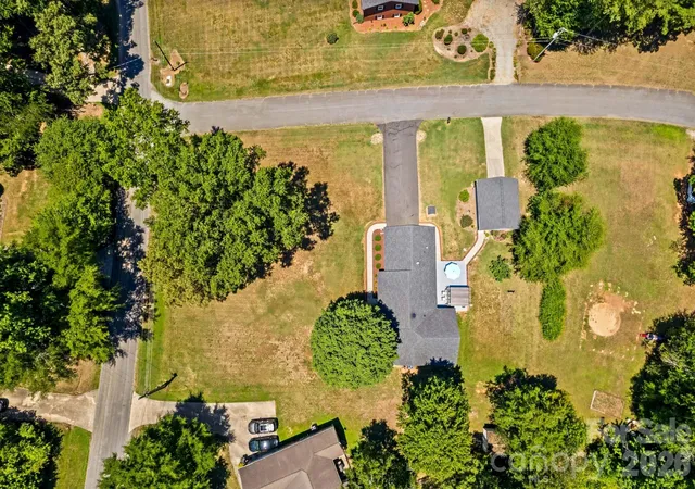 Photo 3 of Single family home for sale at 465 Bonanza Dr, Salisbury, NC 28144 | MLS# 4395842 | Listing updated on 2026-08-29