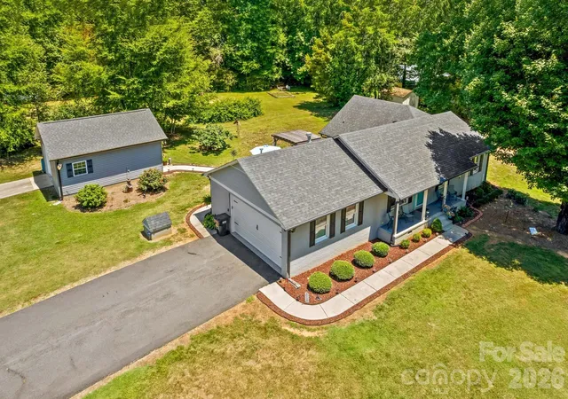 Photo 4 of Single family home for sale at 465 Bonanza Dr, Salisbury, NC 28144 | MLS# 4395842 | Listing updated on 2026-08-29