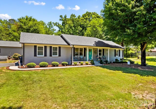 Photo 5 of Single family home for sale at 465 Bonanza Dr, Salisbury, NC 28144 | MLS# 4395842 | Listing updated on 2026-08-29